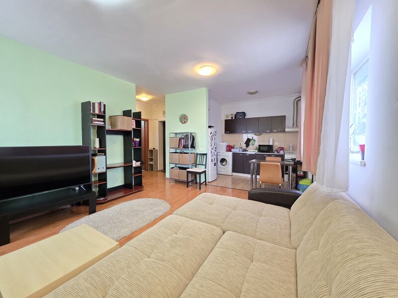 Titan, Complex Rasarit de Soare, loc de parcare inclus