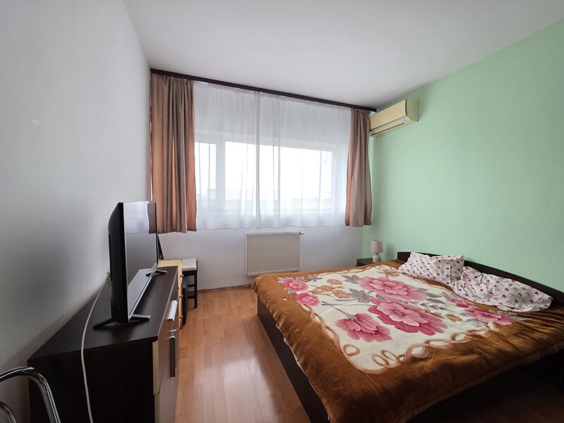 Titan, Complex Rasarit de Soare, loc de parcare inclus